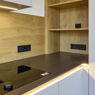 Holzregal