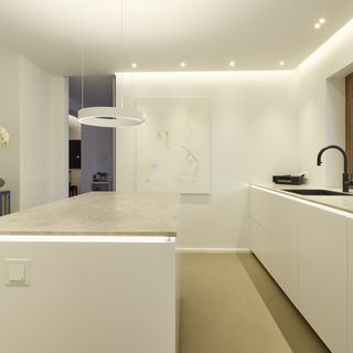 weiße Arbeitsplatte