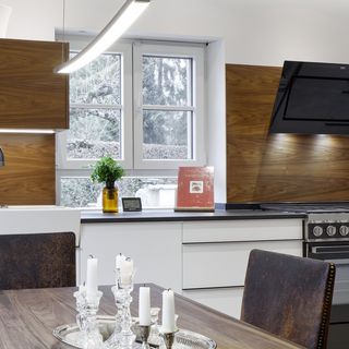 Nussbaumholz dunkles Holz