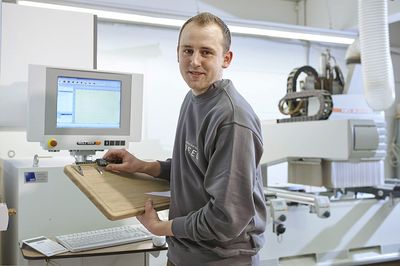 Schreiner in der Schreinerei Deeg in Dittelbrunn